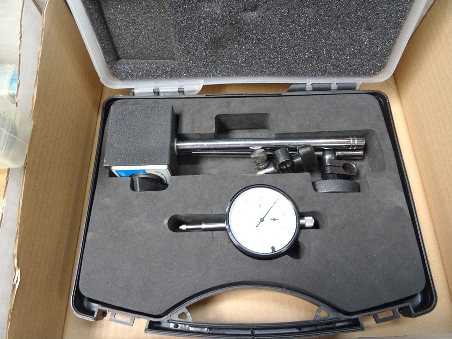 Magnetic dial stand in case - Lot located at: TSF,...