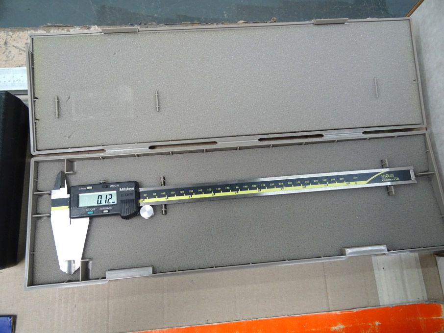 Mitutoyo 300mm digital vernier caliper in case - L...