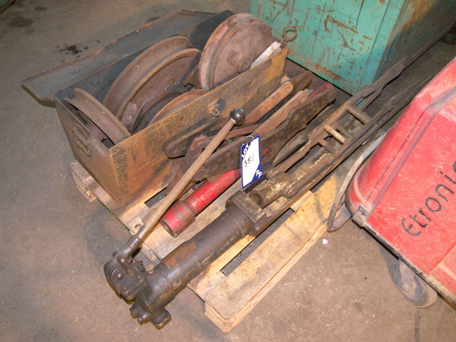 Stabba hydraulic bending machine & Qty formers on...