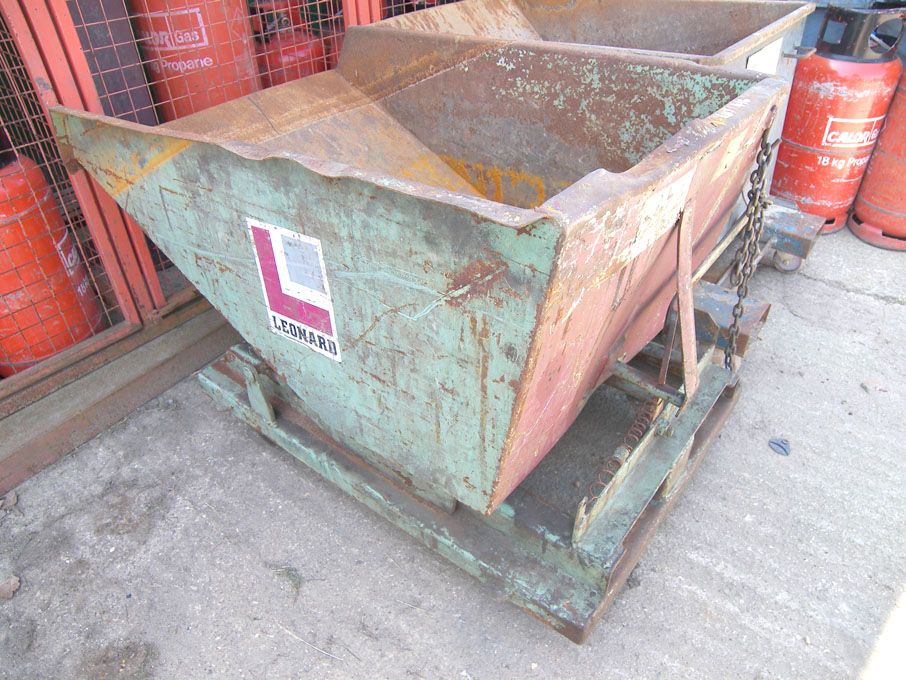 760x1100mm approx mobile tipping skip