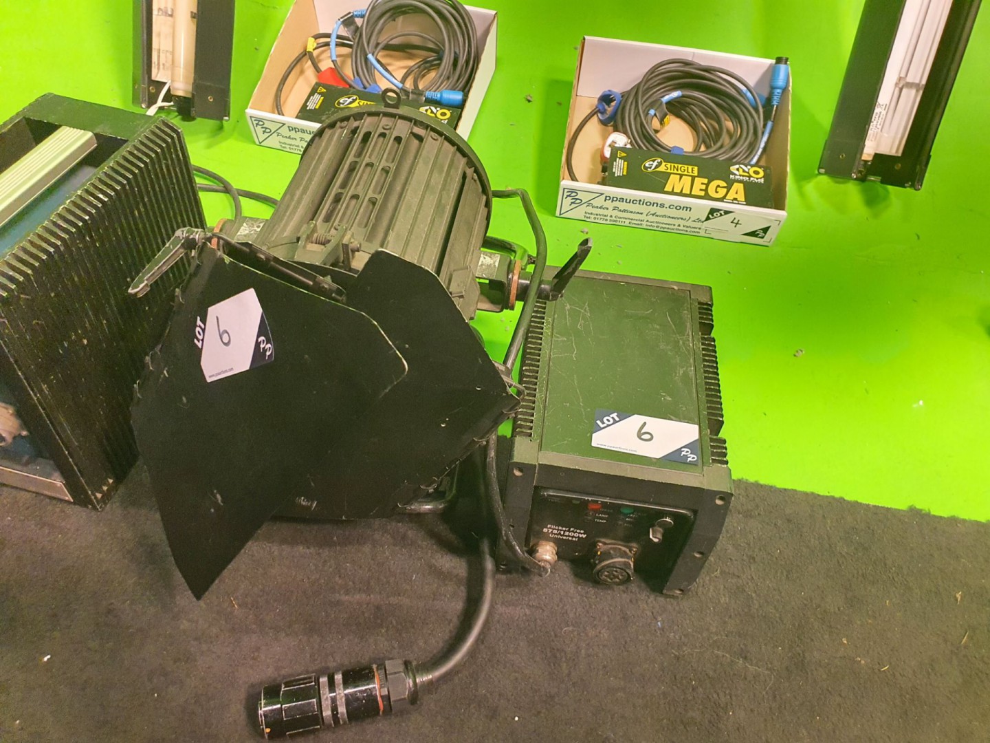 Light Star HMi 1.2k Fresnel spot light inc: Univer...