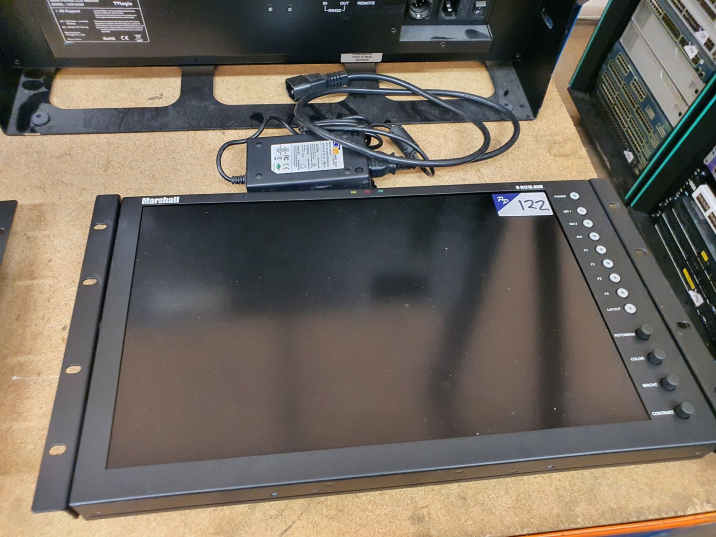 Marshall V-R171X-DLW LCD rack type monitor