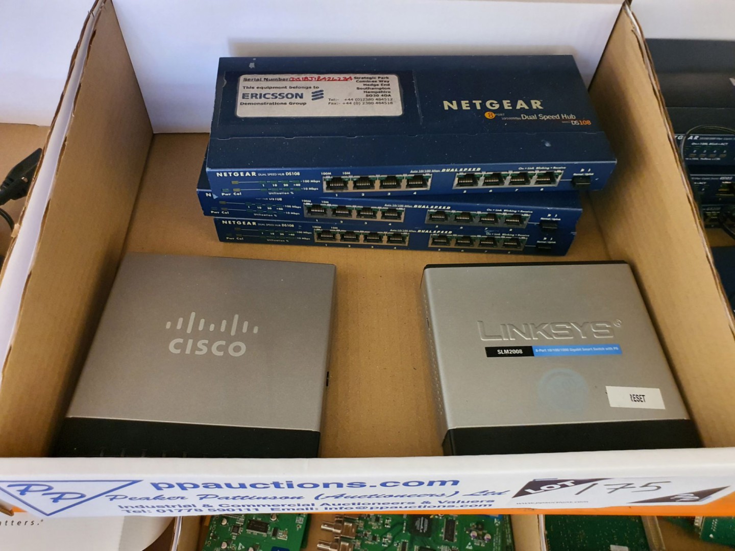 3x Netgear DS108 dual speed hub, Cisco SG200-08 Gi...