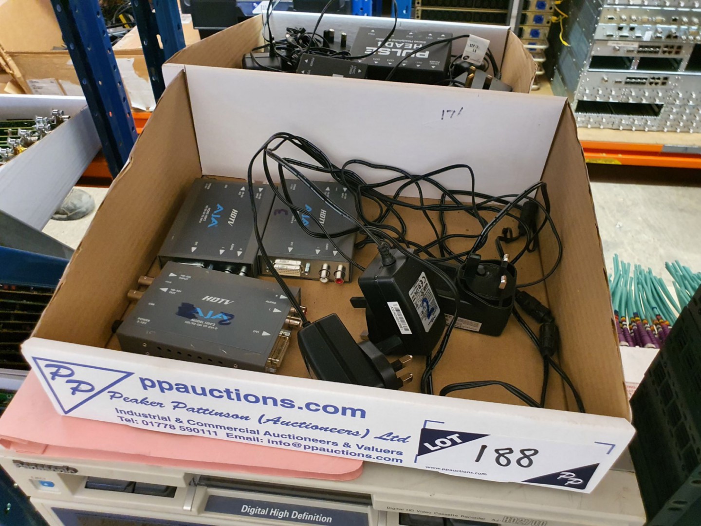 3x AJA HDTV HDP2 HD/SD-SDi to DVi-D convertors