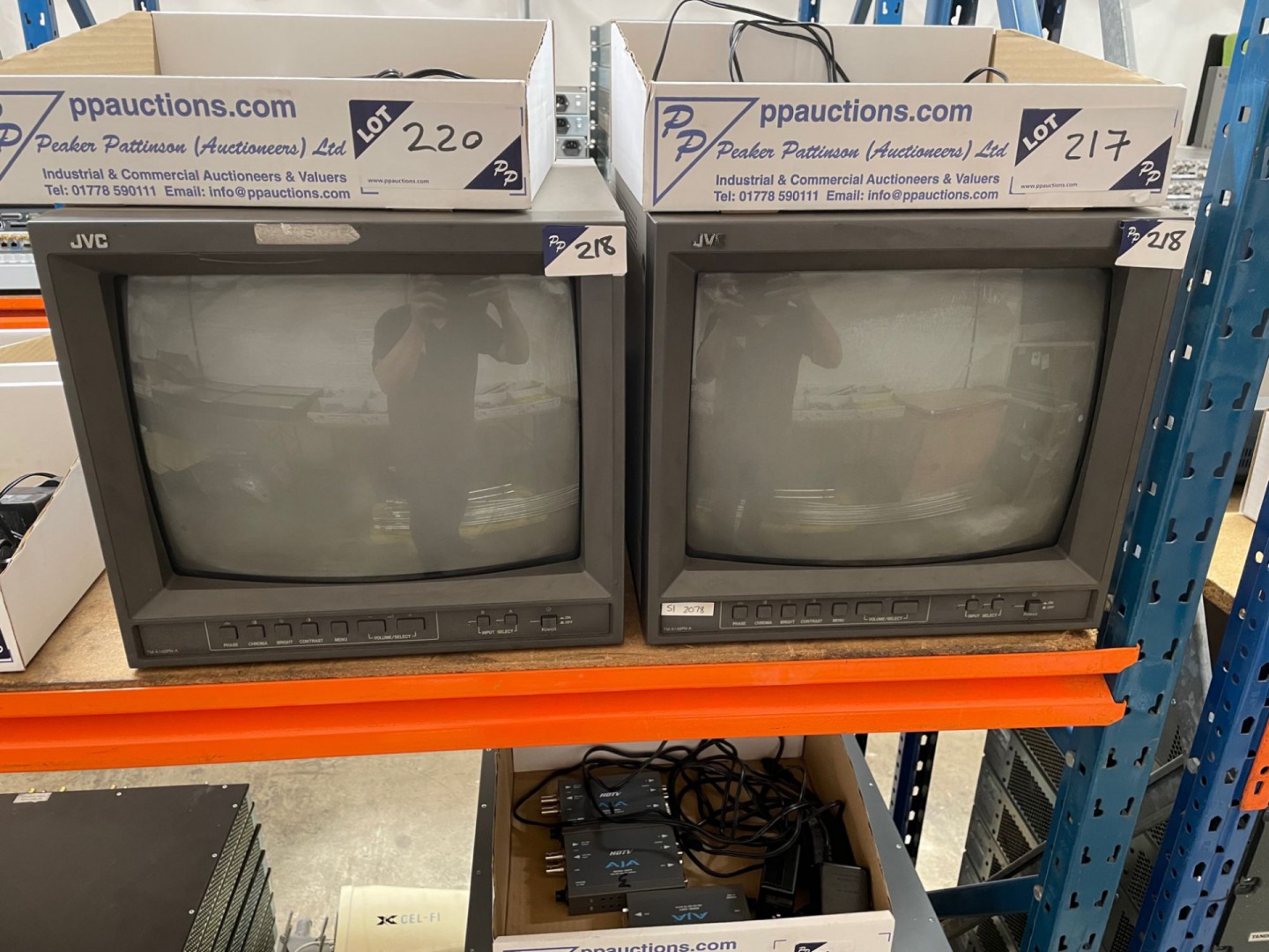 2x JVC TM-A140PN-A CRT studio monitors