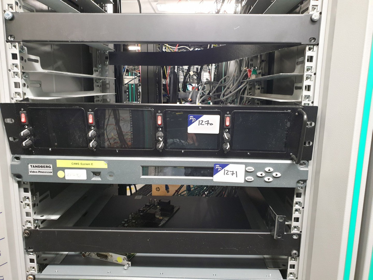 Product Shop LRM-4521 4x4" rack type monitor