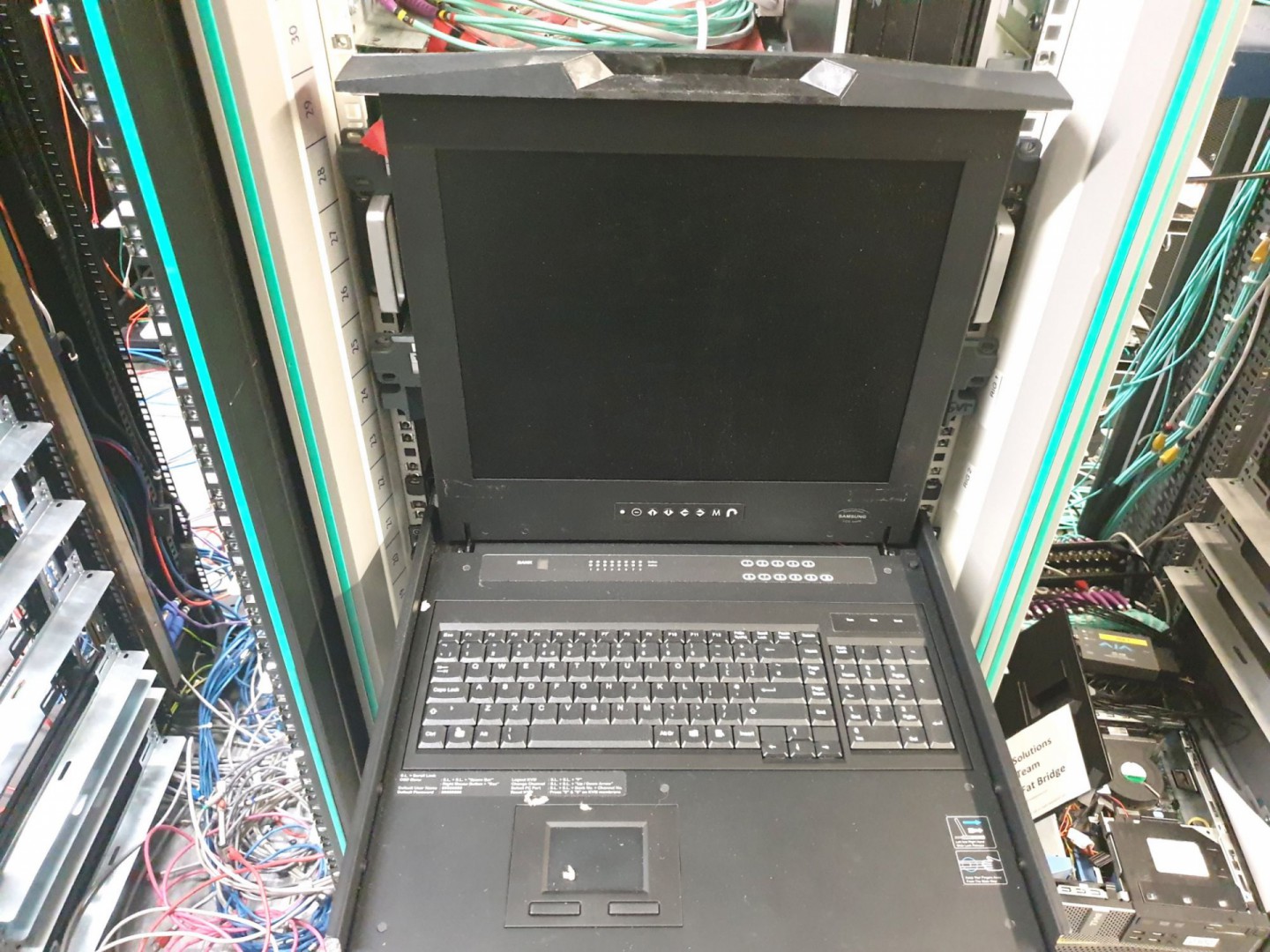 ICL RKP-117-802e rack mount monitor, keyboard