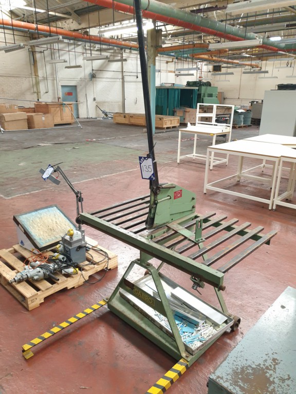 Gabro 4M2 manual guillotine / notcher on stand