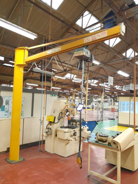 Central Lifting Services floor mounted swing jib,...
