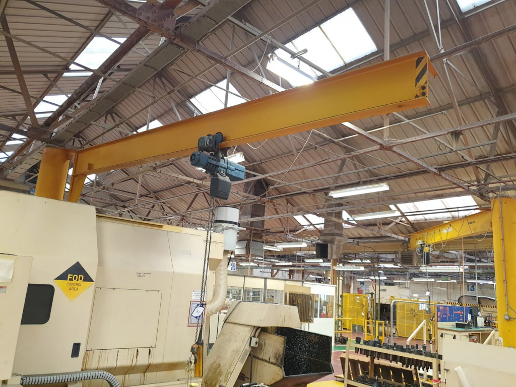 Miniman floor mounted swing jib, 750kg SWL, 12ft a...
