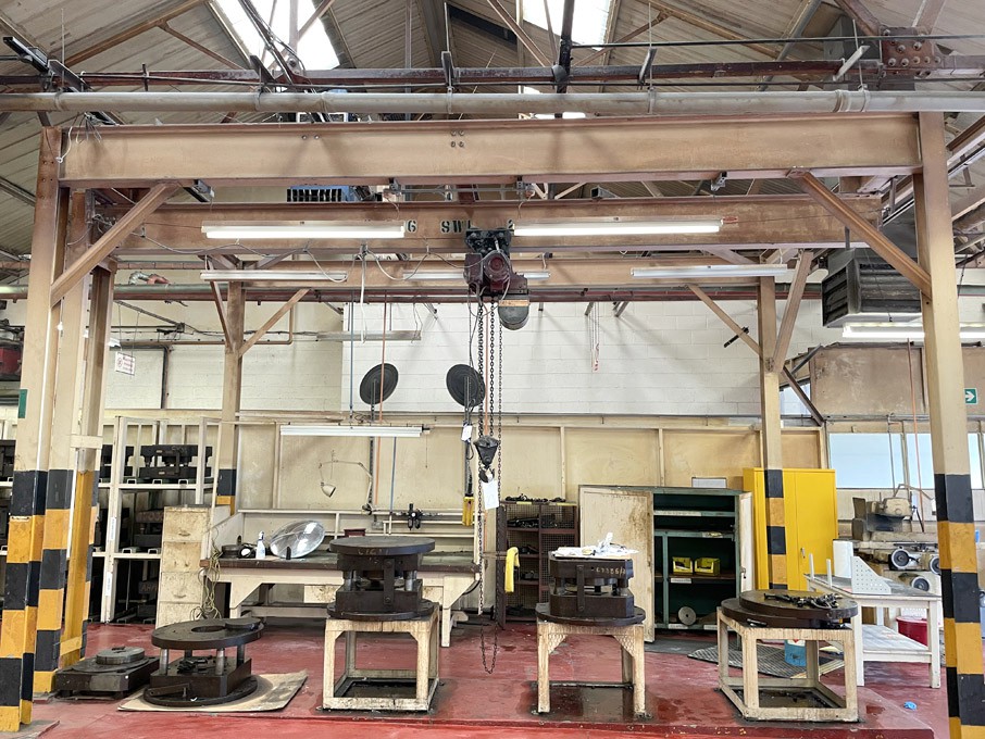 Holtite 5 pillar floor mounted gantry, 2ton SWL wi...