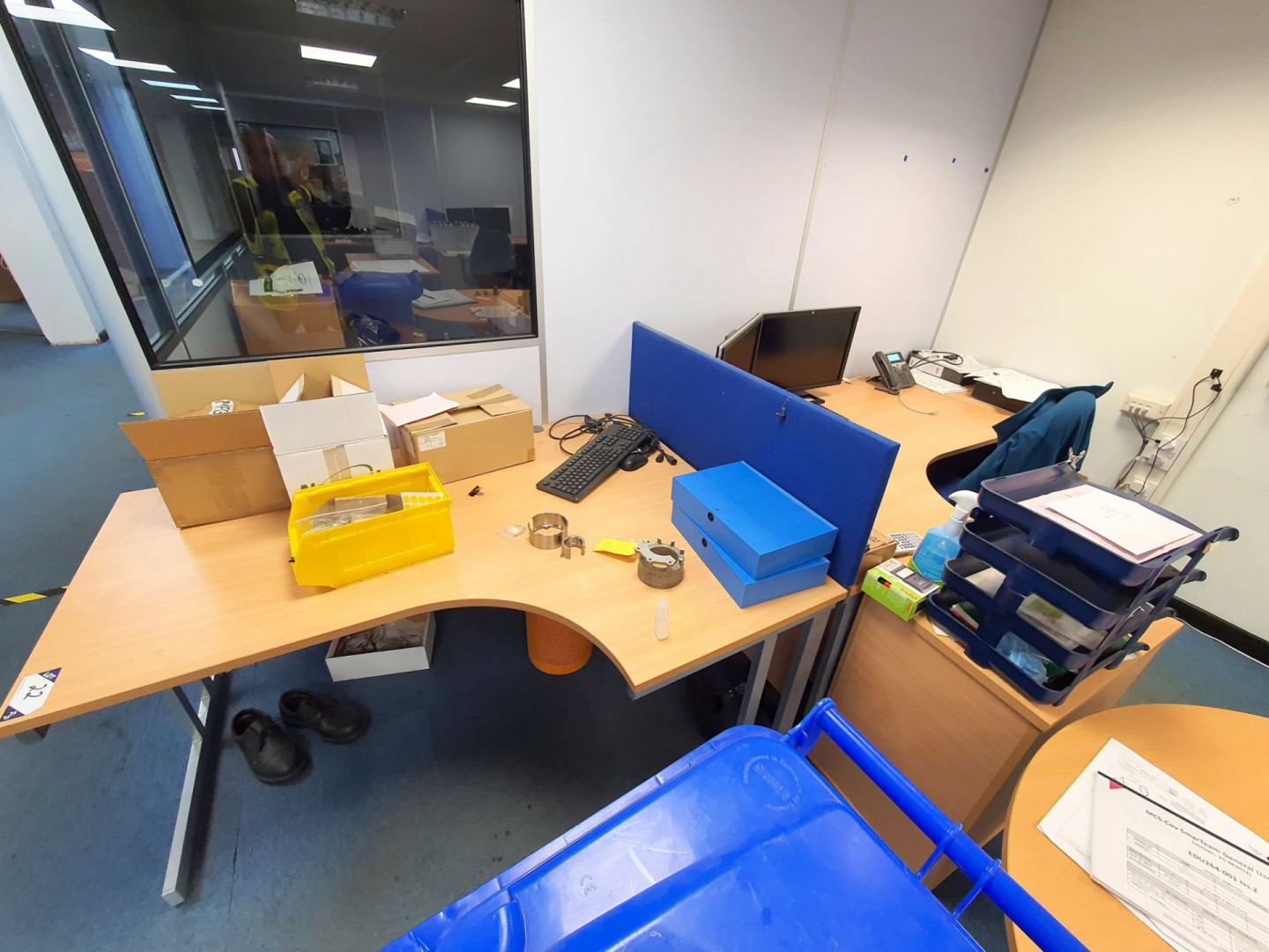 2x beech effect L-shape desks, 1600x1800mm with 2x...