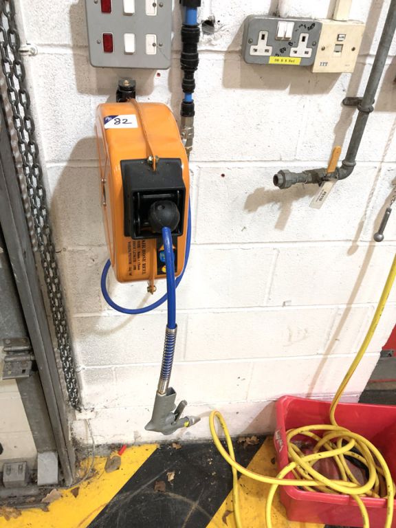 Retractable air hose reel, 10m long
