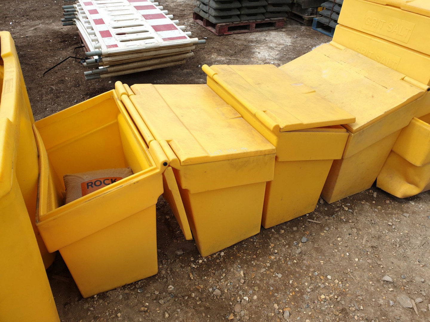 4x yellow plastic grit bins, 800x700x500mm approx