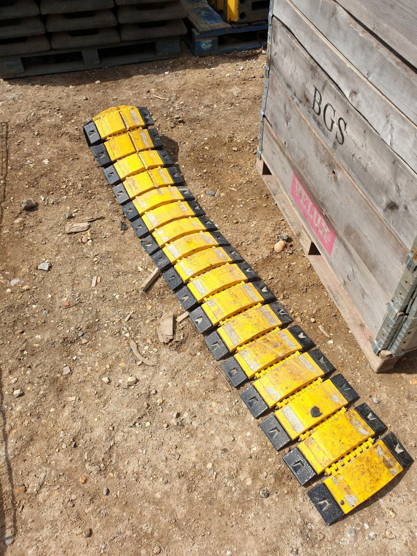 Qty yellow & black track speed bumps in 1 stillage