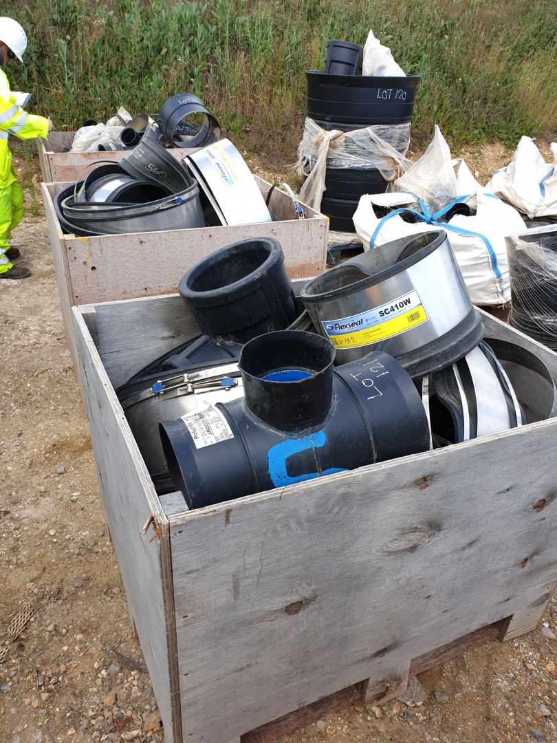 Qty various Flexi Seals in 3 stillages inc: SC200,...