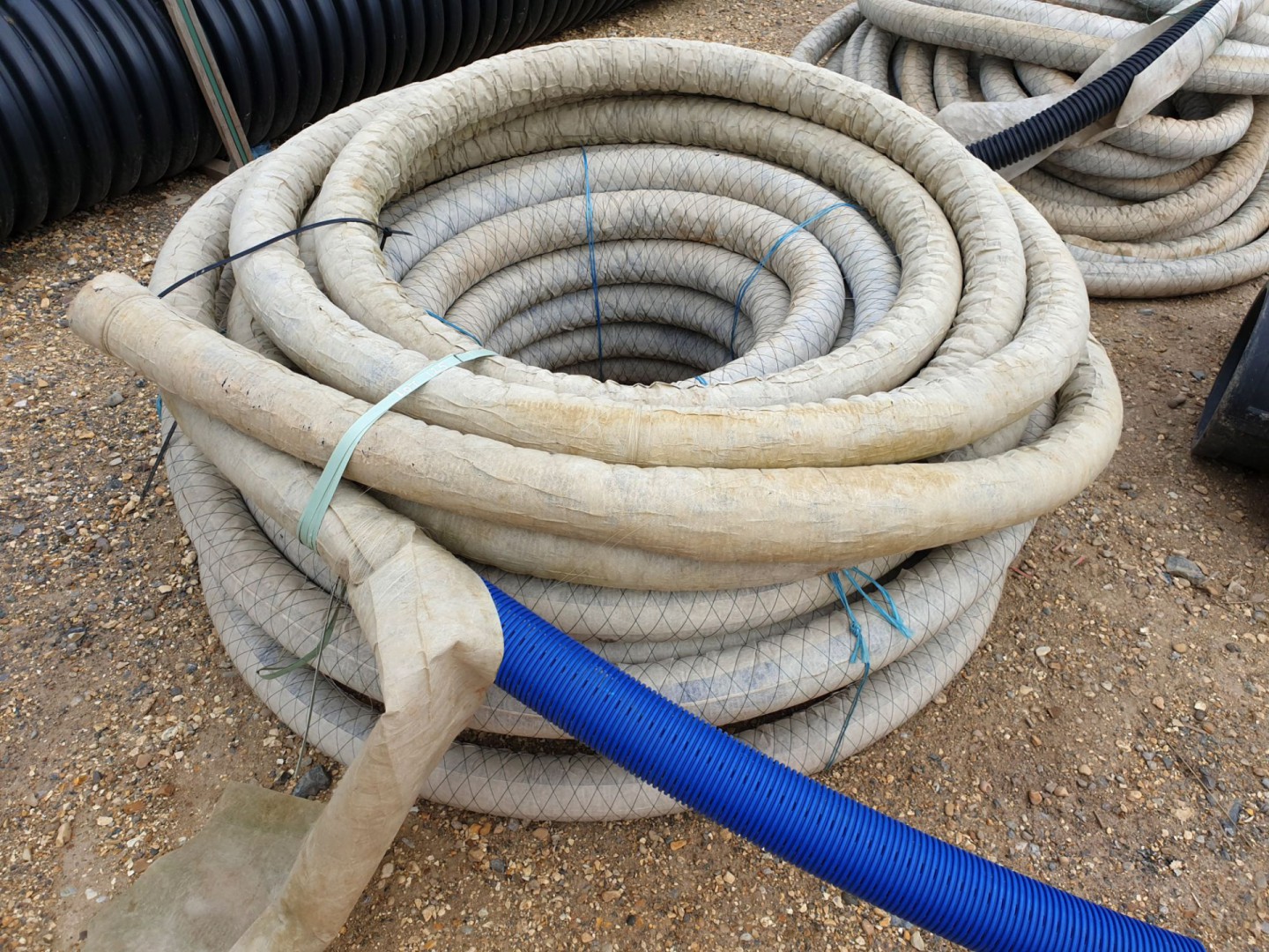 Qty various flexi perforate pipe, 80mm approx dia