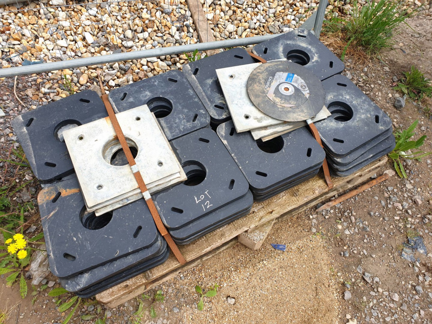 48x 300x300mm rubber pads