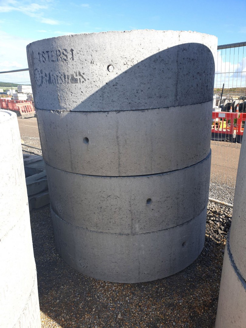 4x Marshall Mells 1500x0.5m concrete drainage ring...