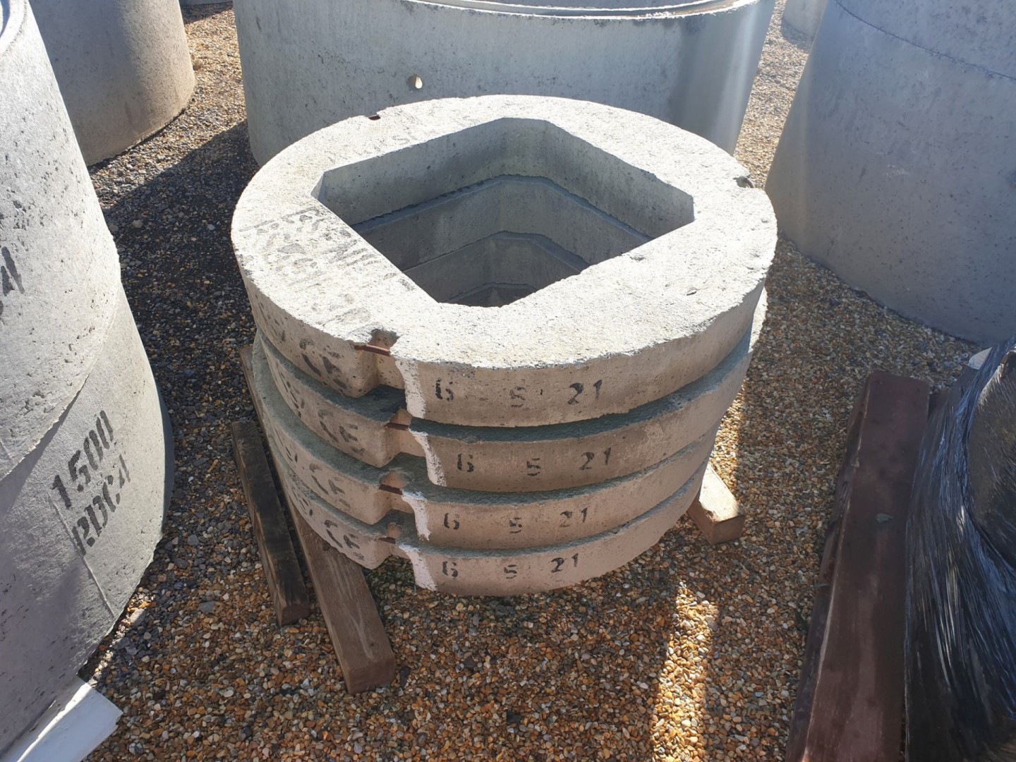 4x Marshall Mells 1070x600mm concrete drainage bis...