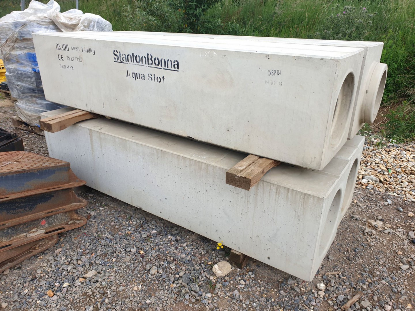 4x Stanton Bonna D400 concrete Aqua slots, 2500x50...