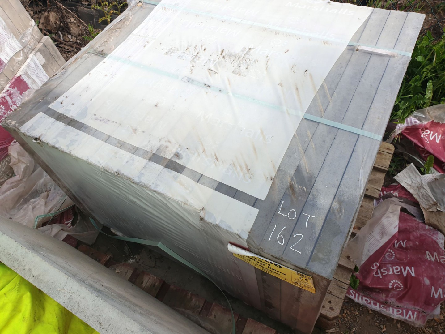 20x Marshall 900x600x50mm natural concrete paving...