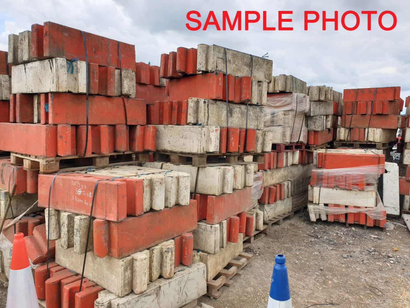 5 pallets (13 per pallet) rubber interlocking red...