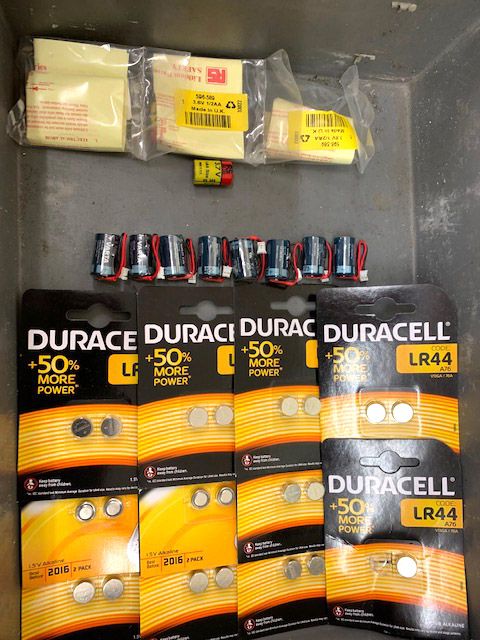Last Minute addition – Qty various Duracell etc ma...