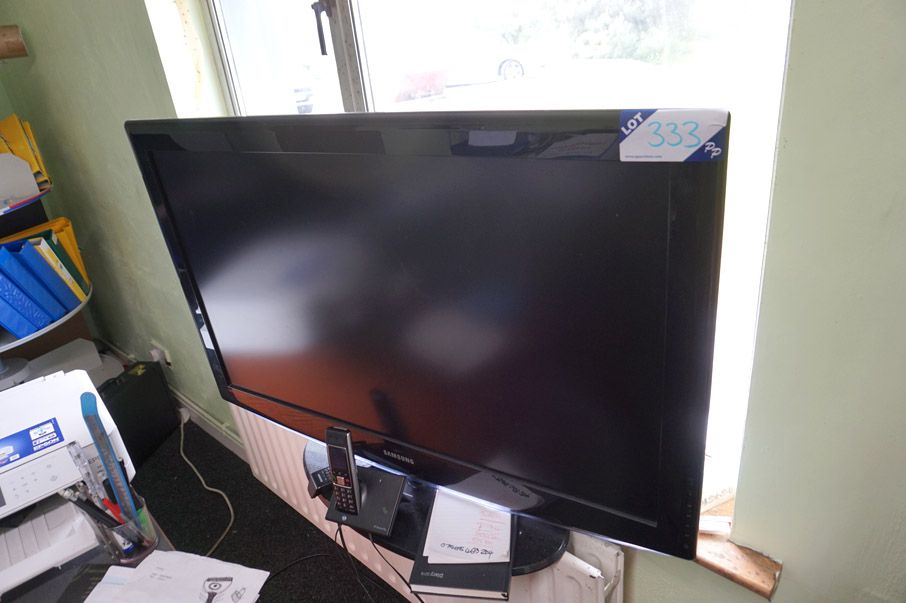 Samsung LE40R88BD colour HD LCD TV with remote