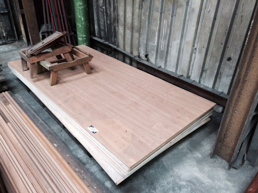 15 sheets high grade laminated plywood, 2400x1200m...