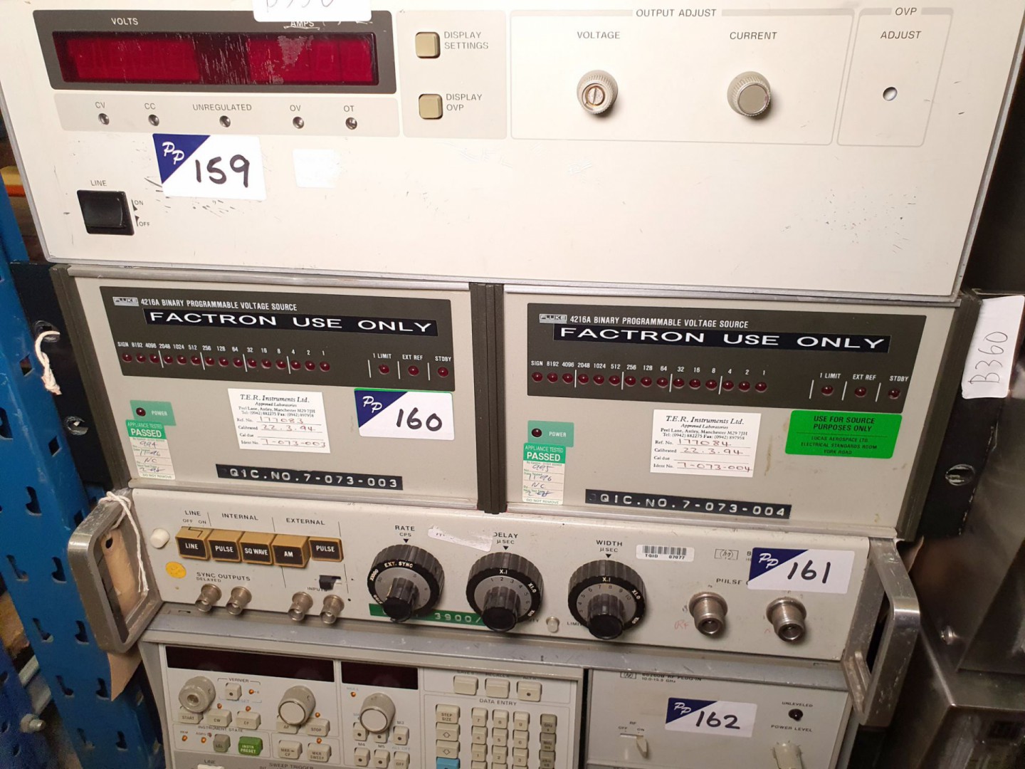2x Fluke 4216A voltage source (B360) - Lot located...