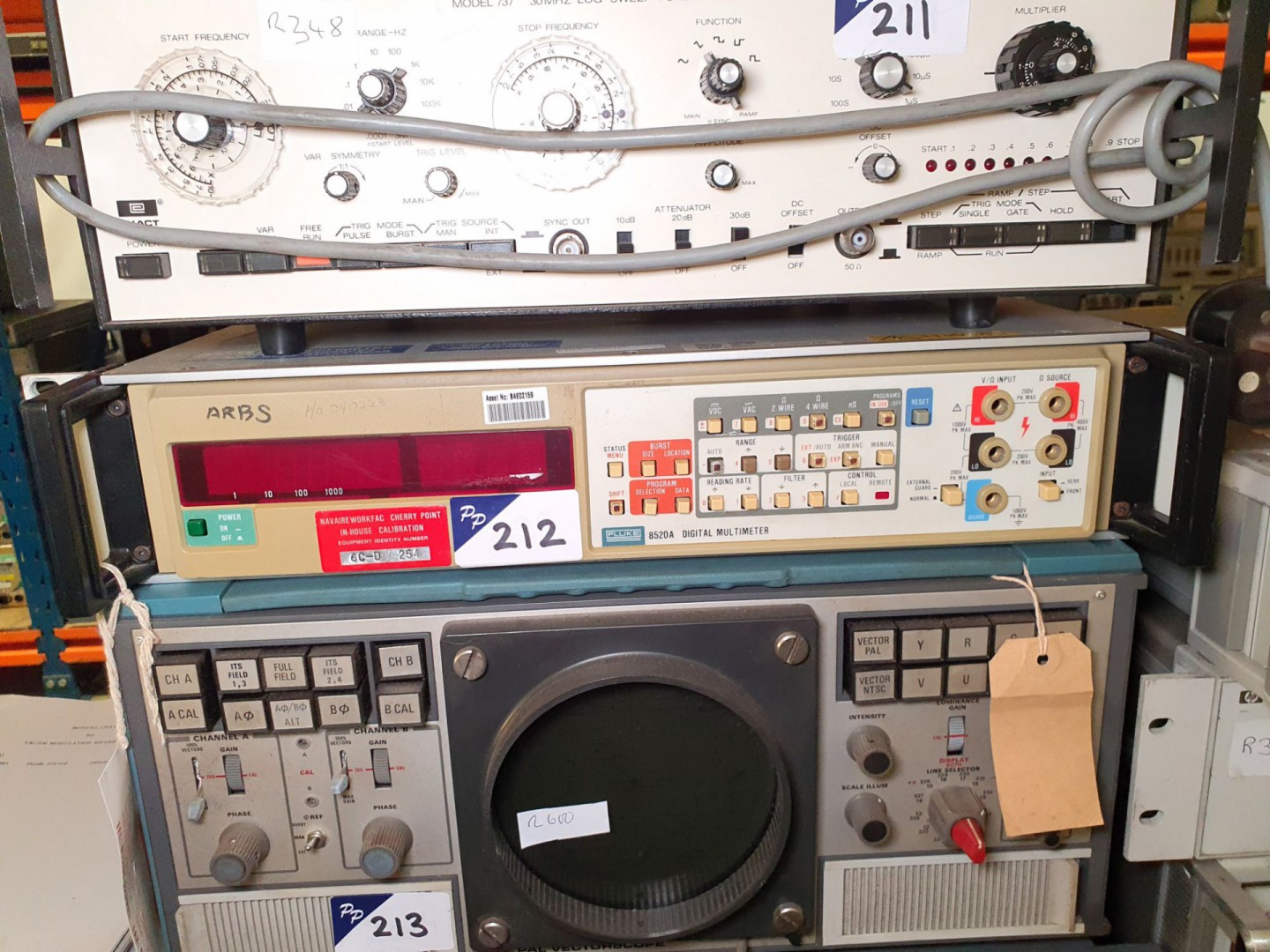 Fluke 8520A digital multimeter (R225) - Lot locate...