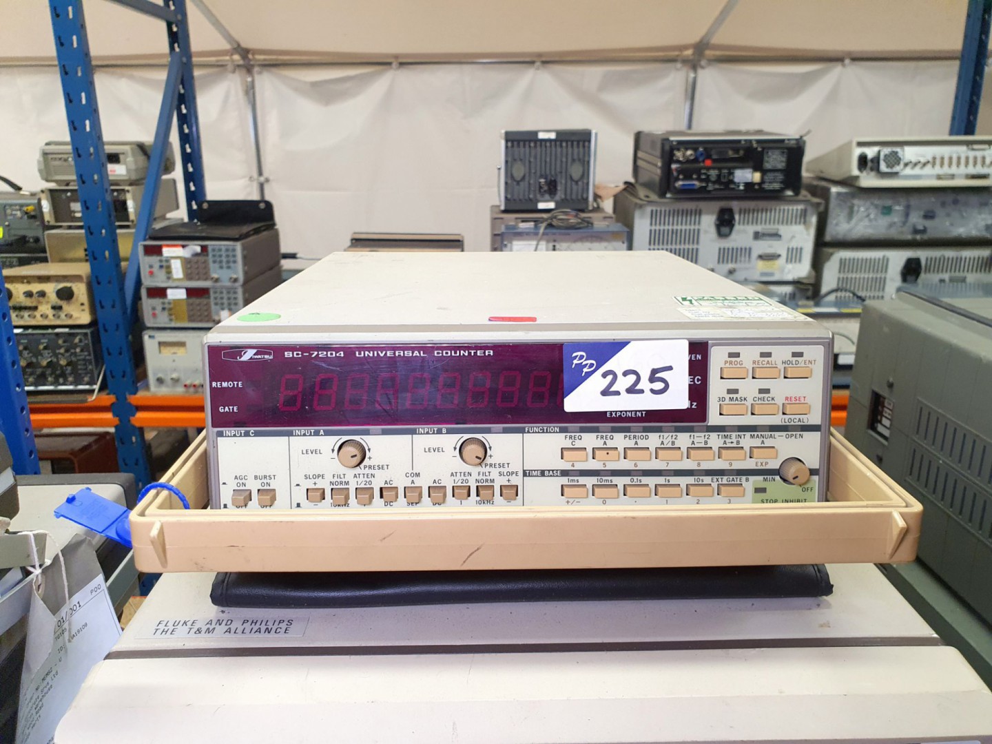 Iwatsu SC7204 universal counter, DC-1.3GHz (B460)...