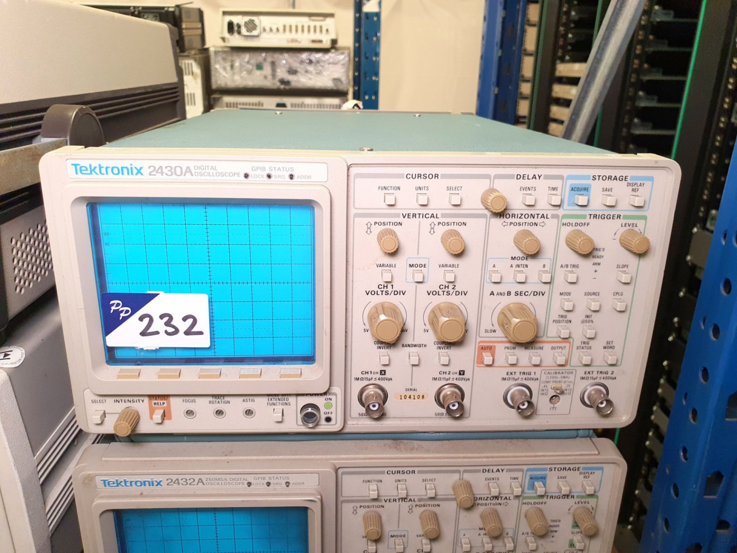 Tektronix 2430A digital scope (B556) (spares or re...