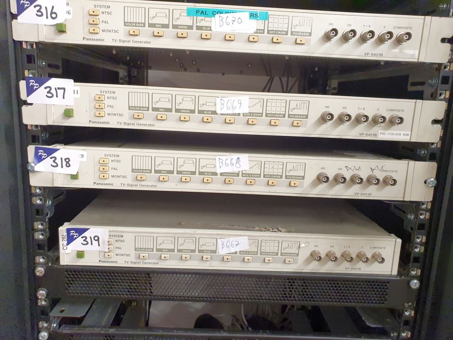 Panasonic VP-8401B TV signal generator, PAL/NTSC/M...