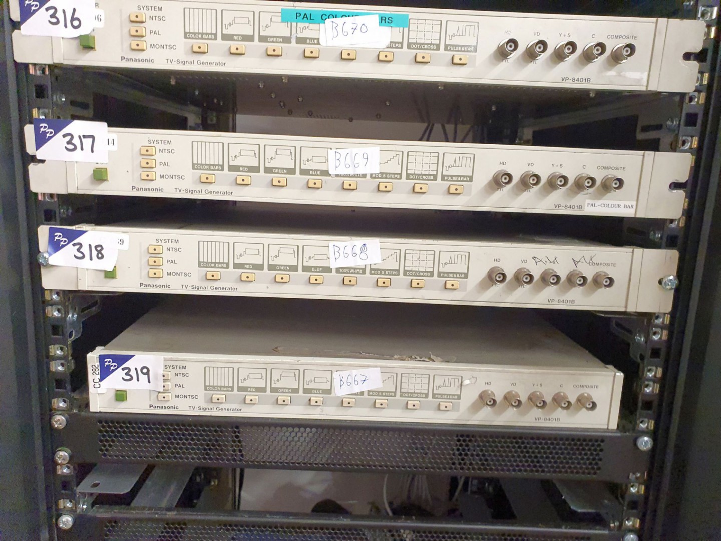 Panasonic VP-8401B TV signal generator, PAL/NTSC/M...