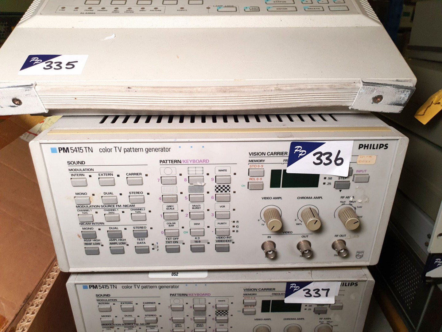Phillips PM 5415TN pattern generator, video out (B...