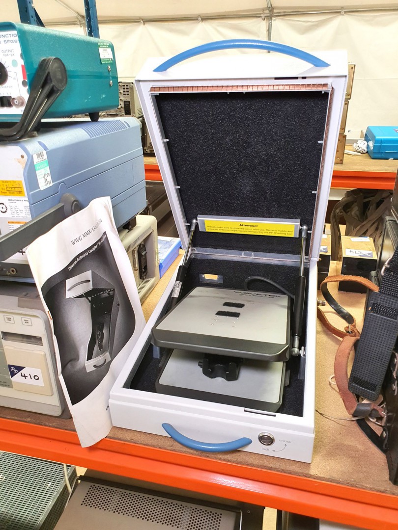 Wavetek RF shield box with manual (B550) - Lot loc...