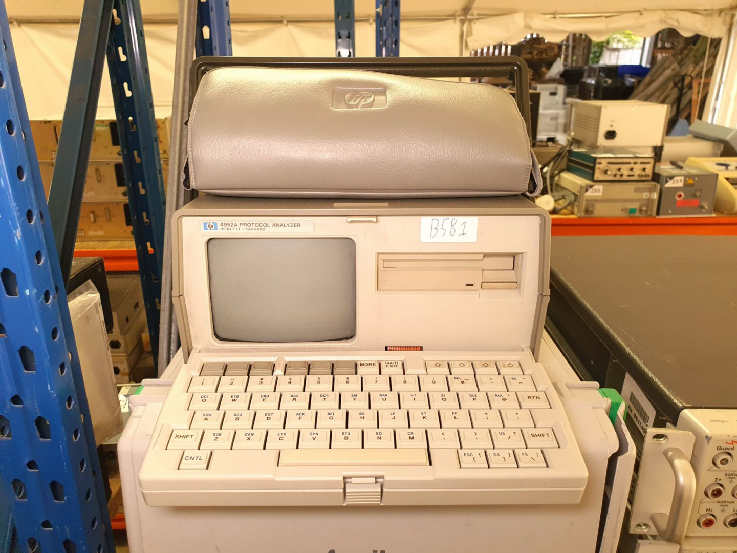 HP 4952A protocol analyser with cables in pouch (B...