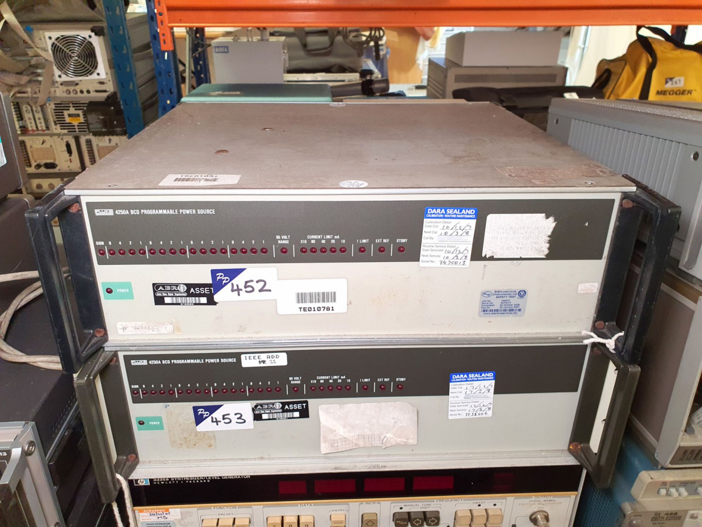 Fluke 4250A BCD programmable power source (B702) -...