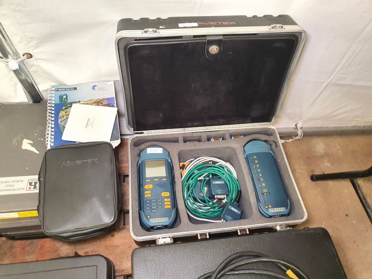 Wavetek LT8600T cable tester in case with accessor...
