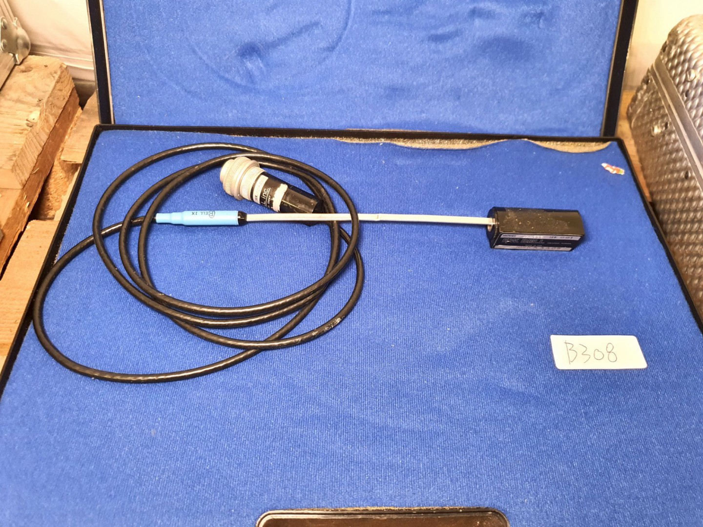 Bel 620 gaussmeter with probe in black plastic cas...