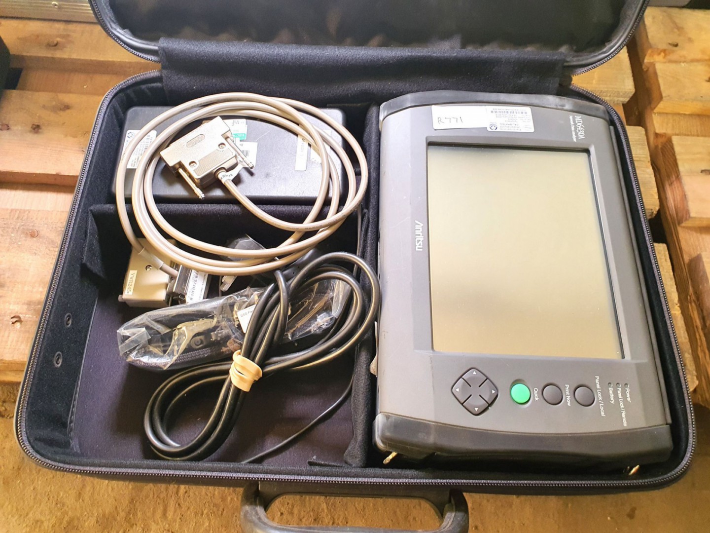 Anritsu MD6430A network data analyser in carry cas...