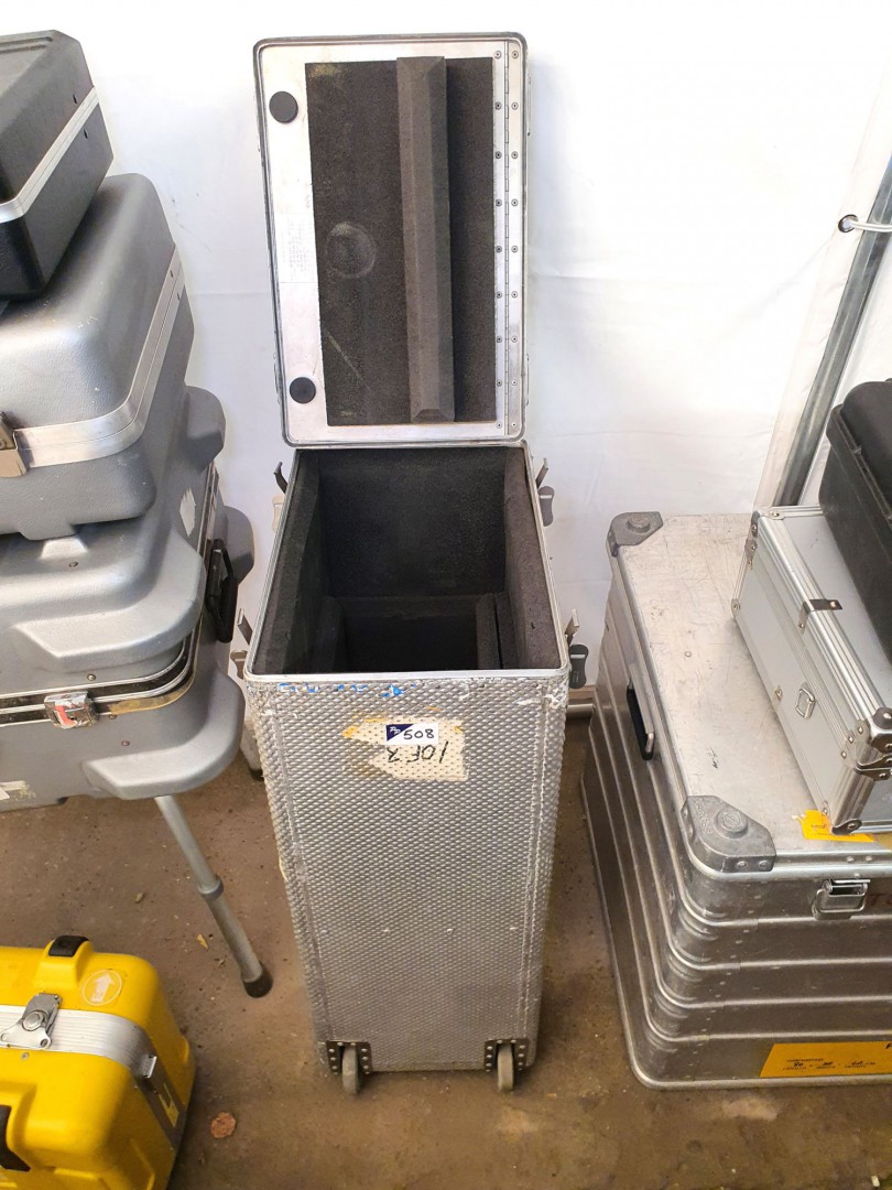 Aluminium equipment transit case on wheels (B592)...