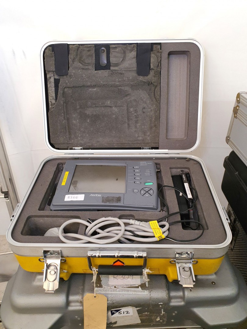 Anritsu MW 9070A optical TDR with manual & accesso...