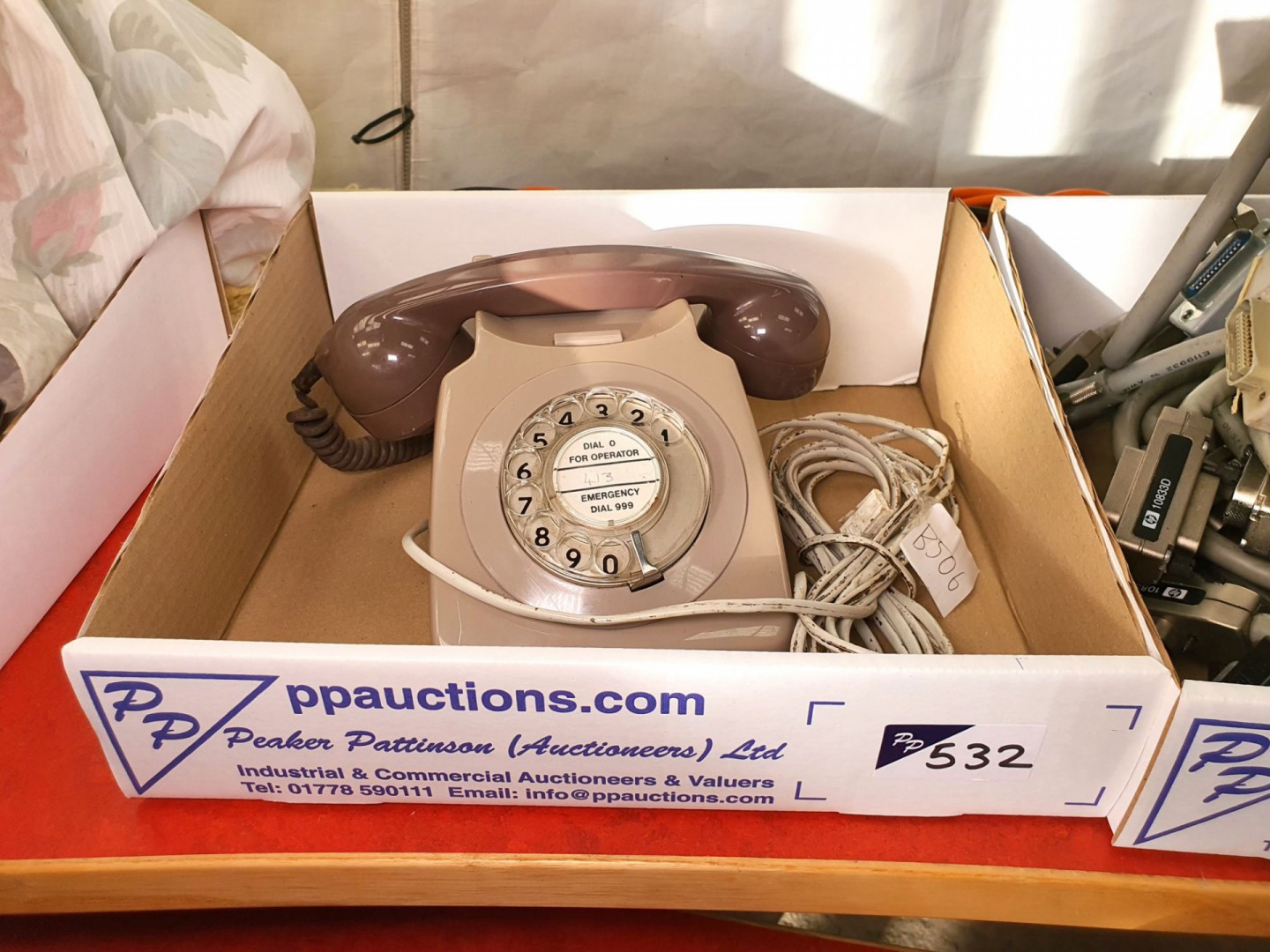 Dial type telephone, model 746 (B506) - Lot locate...