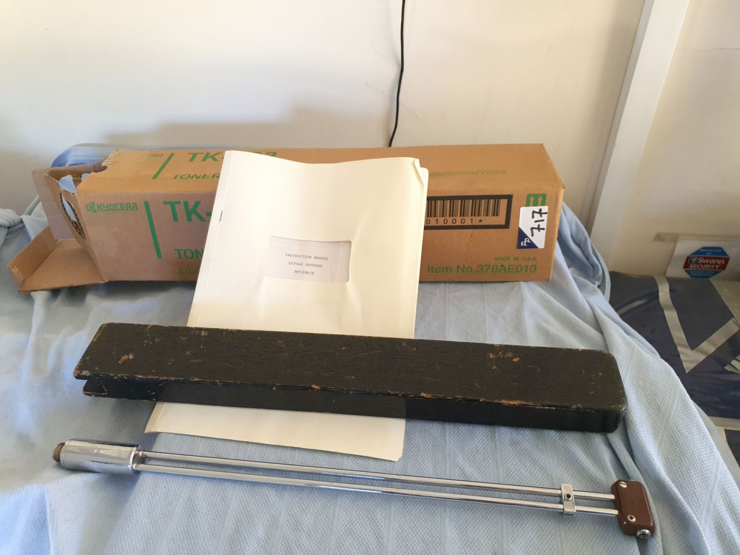 Anritsu MP534A/B dipole antenna - Lot located at:...