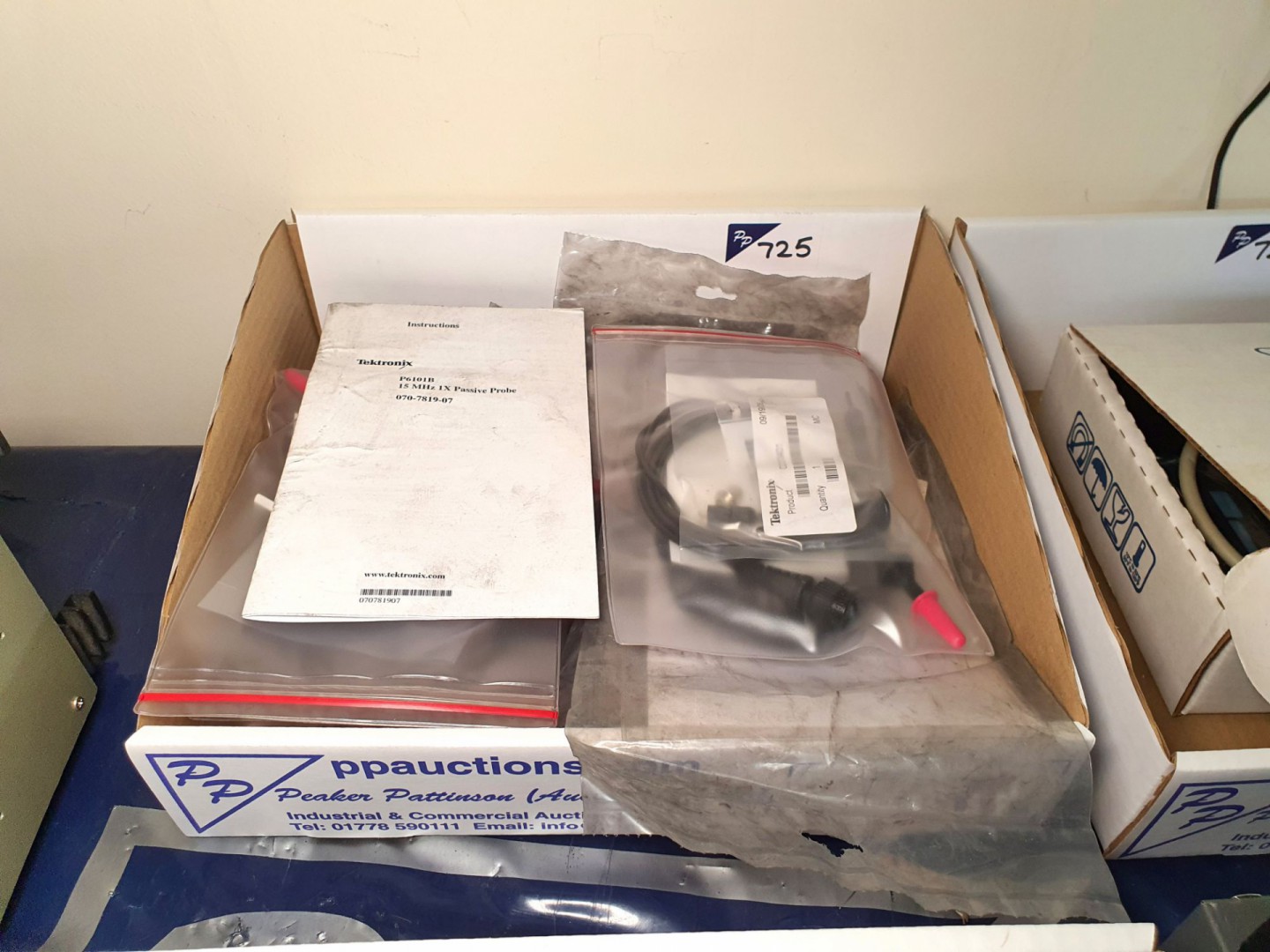 9x Tektronix P6101B passive probes - Lot located a...