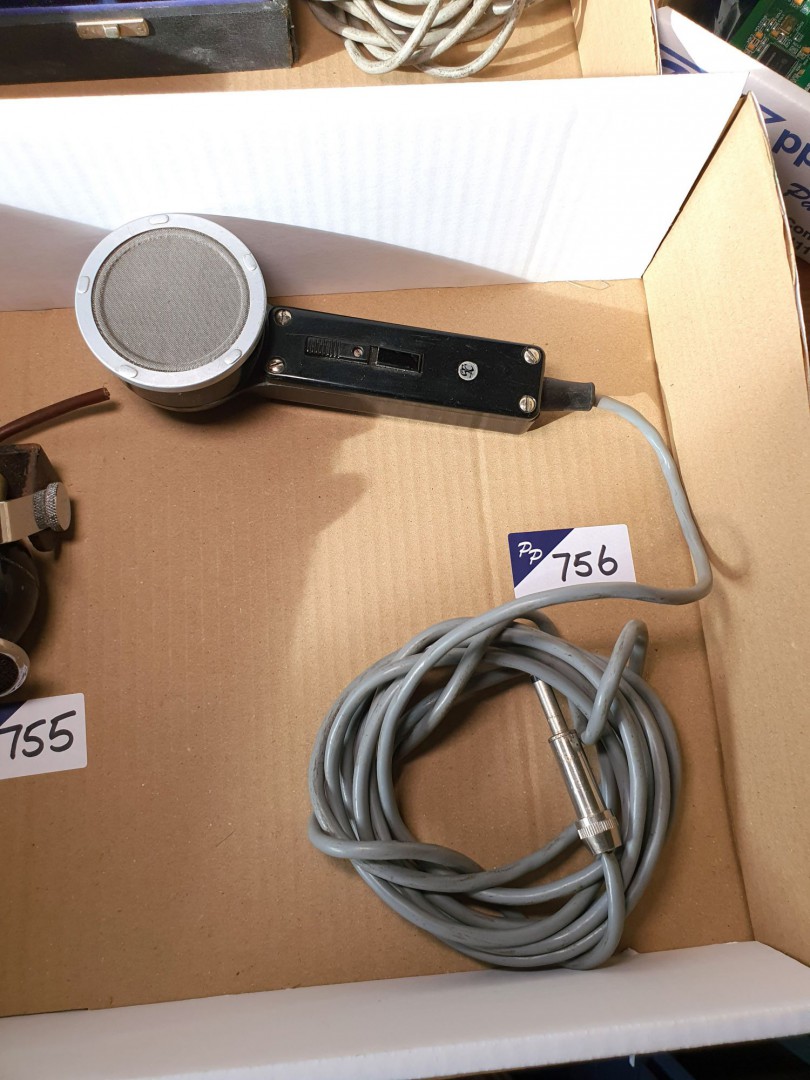 STC 4032C moving coil microphone - Lot located at:...