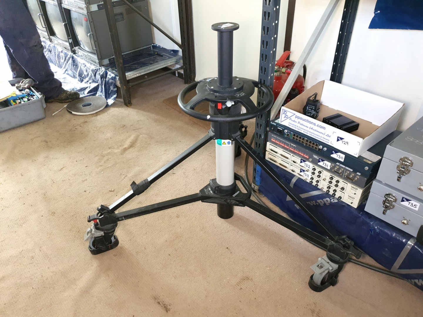 Vinten Ped Plus V3955 camera tripod (2017) - Lot l...